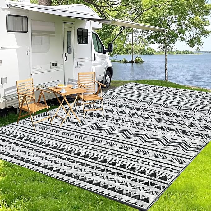 WILDROOTS 4x6 Feet Black and White Plastic Outdoor Rug, Stain Resistant Waterproof Reversible Outdoor Patio Rug, Fade Resistant Camping Rug