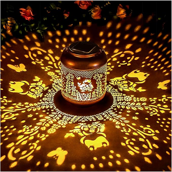 2 Pack Frog Solar Lanterns Outdoor Waterproof Hanging Solar Lights Frog Gifts for Women Men Mom Metal Decorative LED Outdoor Lanterns for Patio, Lawn, Landscape, Garden Decor, Yard Decorations